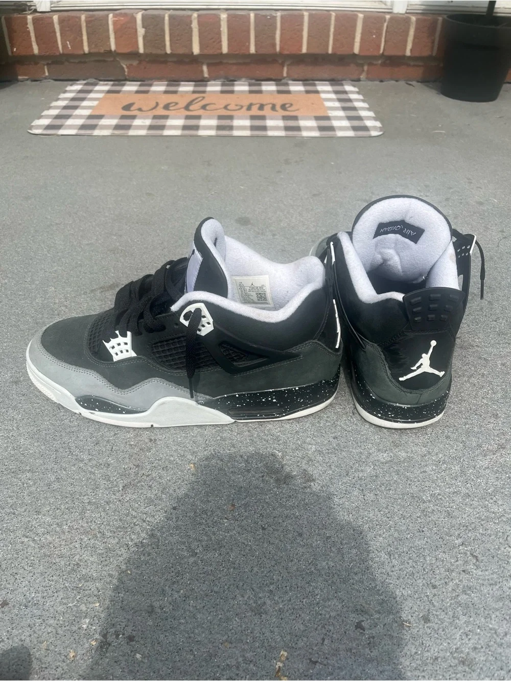 Jordan 4 Retro Men's Sneakers - Black & Grey